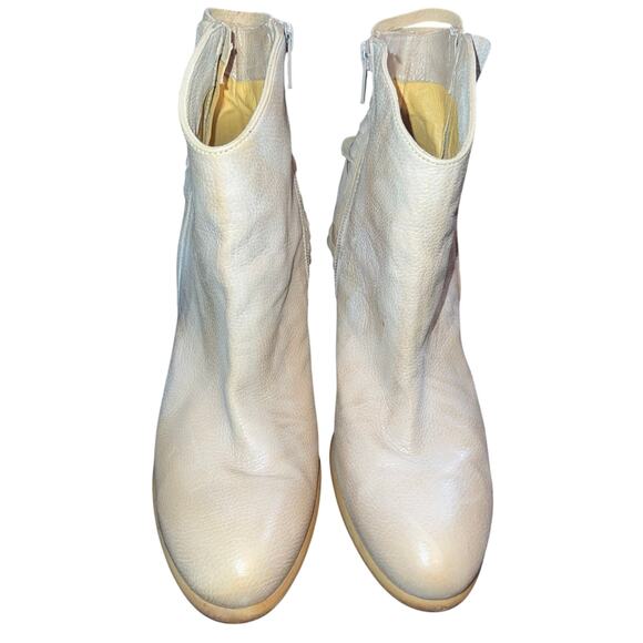 Sundance Cream Leather Western Heeled
Booties- size 39/9 - N18 - Picture 11 of 12